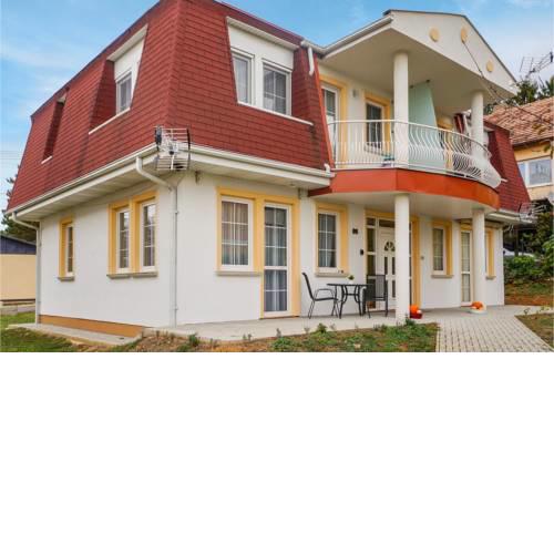 Beautiful apartment in Héviz w/ WiFi and 1 Bedrooms