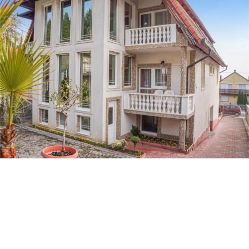 Beautiful apartment in Héviz w/ WiFi and 2 Bedrooms