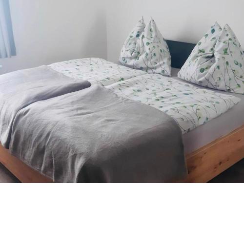 Beautiful apartment in Köttmannsdorf with shared terrace