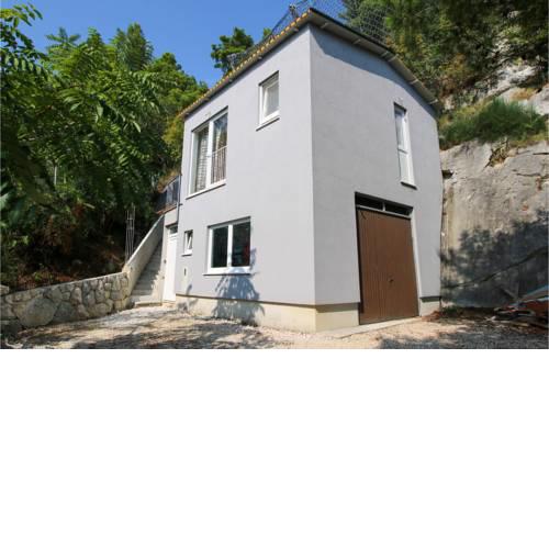 Beautiful apartment in Omis w/ WiFi and 1 Bedrooms