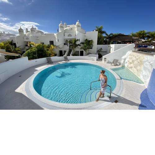 Beautiful apartment in paradise with heated pool!