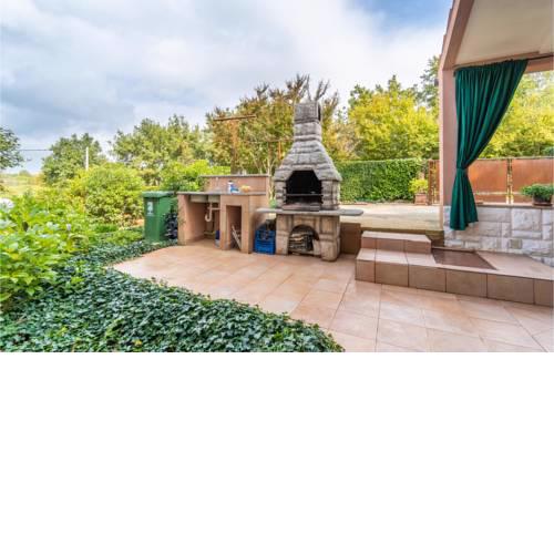 Beautiful apartment in Pavicini w/ 1 Bedrooms