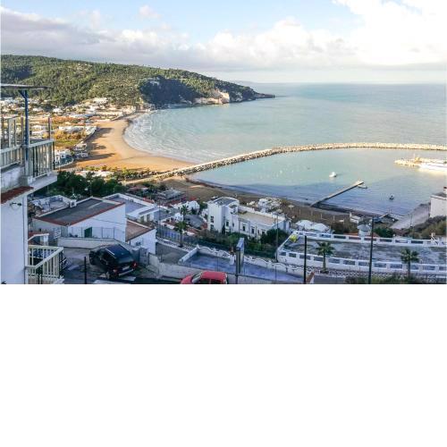 Beautiful apartment in Peschici with WiFi and 2 Bedrooms