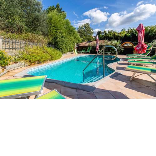 Beautiful apartment in Portoroz w/ Outdoor swimming pool, Sauna and 2 Bedrooms