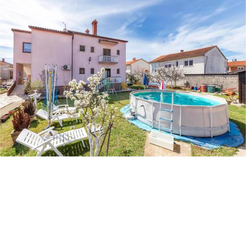Beautiful apartment in Pula with WiFi and 3 Bedrooms