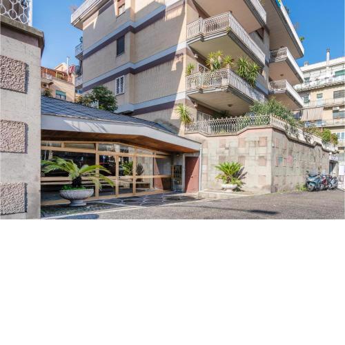 Beautiful apartment in Roma with WiFi and 2 Bedrooms