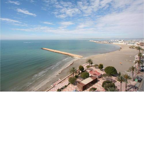 Beautiful apartment in Santa Pola with WiFi and 3 Bedrooms