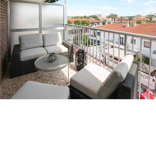Beautiful apartment in Santa Pola with WiFi and 3 Bedrooms