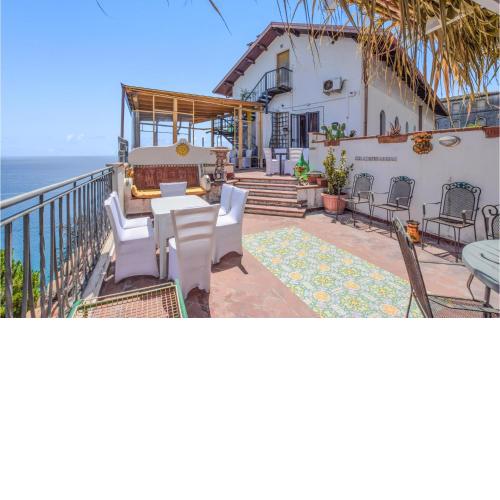Beautiful Apartment In Staletti With Wifi And 2 Bedrooms