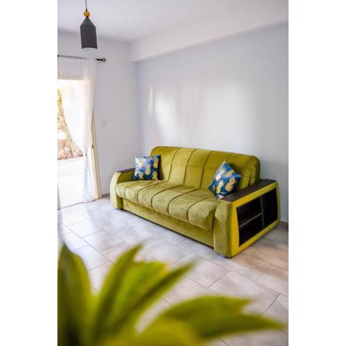beautiful apartment near the sea and a large private garden