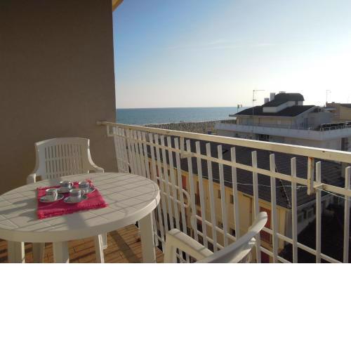 Beautiful Apartment with terrace in Bibione - By Beahost Rentals