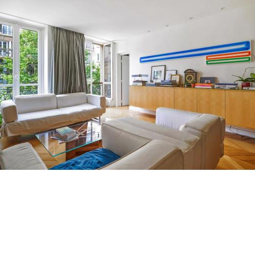Beautiful architect-designed flat in the Marais