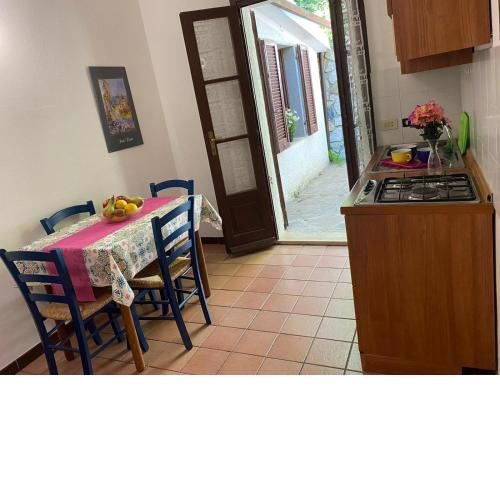 Beautiful bilo for 2 or 3 pax closed to the Innamorata beach