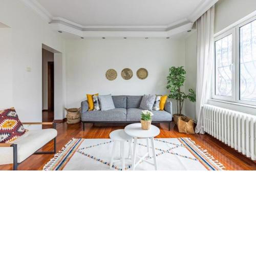 Beautiful Bright 2bd Balcony Peaceful Home! #253