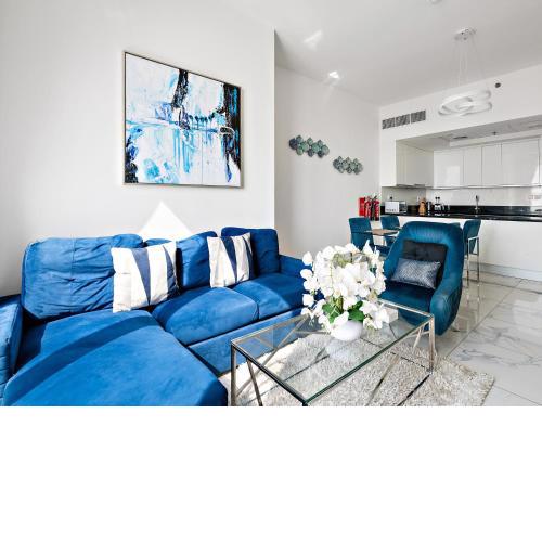 Beautiful Chic 1 Bedroom in Business Bay - Amna Tower
