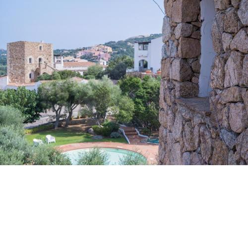 Beautiful Giardino degli Oleandri two Bedroom Apt sleeps six child num0862