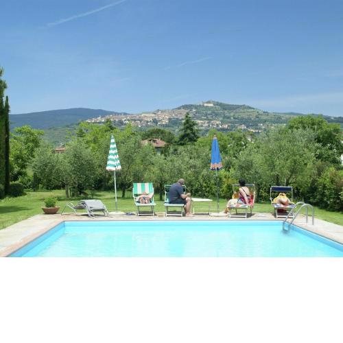 Beautiful holiday home with view over Cortona in beautiful surroundings