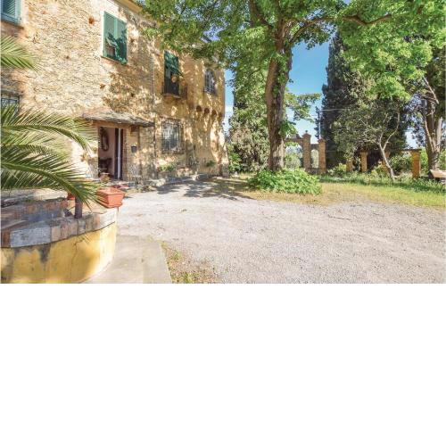 Beautiful home in Albenga with 2 Bedrooms and WiFi