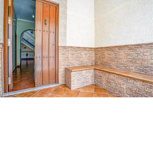 Beautiful home in Algamitas with WiFi and 5 Bedrooms