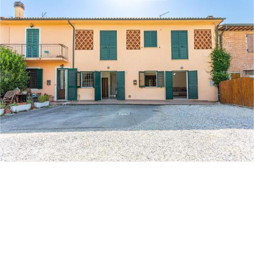 Beautiful Home In Altopascio With Wifi And 2 Bedrooms