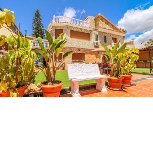 Beautiful home in Benajarafe w/ Indoor swimming pool, WiFi and Outdoor swimming pool