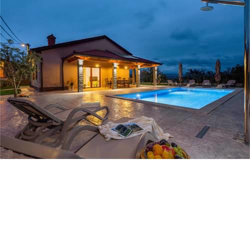Beautiful home in Buzet w/ Outdoor swimming pool and 3 Bedrooms