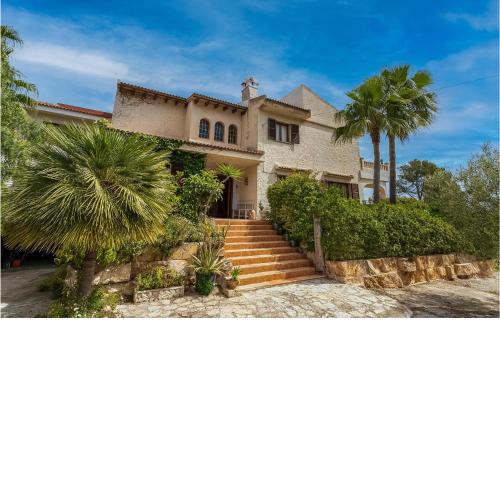 Beautiful home in capdepera with WiFi and 5 Bedrooms