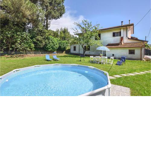 Beautiful home in Capezzano Pianore with 4 Bedrooms, WiFi and Outdoor swimming pool