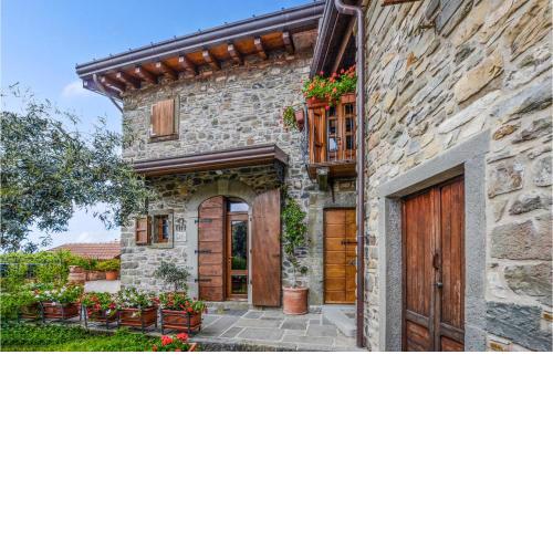 Beautiful Home In Comano With Wifi And 3 Bedrooms