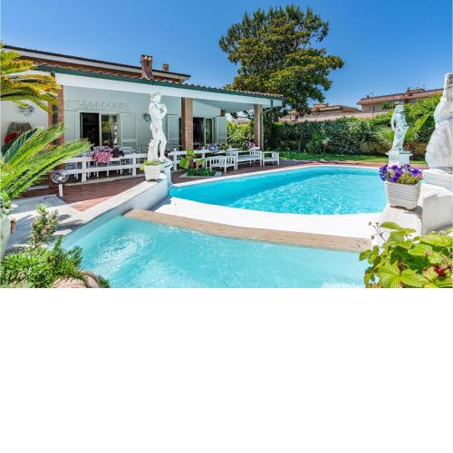 Beautiful home in Fiumicino with Jacuzzi, WiFi and Outdoor swimming pool