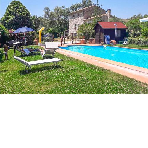Beautiful home in Fragneto Monforte with Private swimming pool, 4 Bedrooms and Outdoor swimming pool