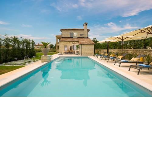 Beautiful home in Ladici w/ Outdoor swimming pool, WiFi and 4 Bedrooms