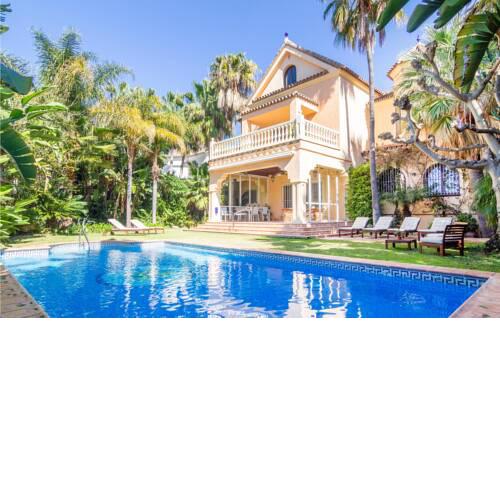 Beautiful home in Marbella w/ Outdoor swimming pool, WiFi and 6 Bedrooms