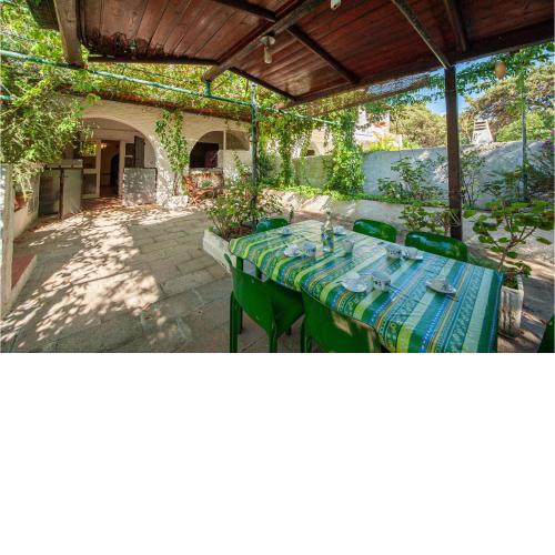 Beautiful home in Marina di Sorso with 2 Bedrooms