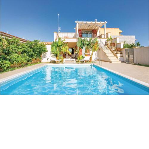 Beautiful home in Menfi -AG- with 3 Bedrooms, Private swimming pool and Outdoor swimming pool