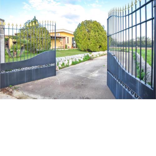 Beautiful home in Noto with 3 Bedrooms