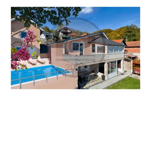 Beautiful home in Novi Marof w/ Outdoor swimming pool, Sauna and 3 Bedrooms