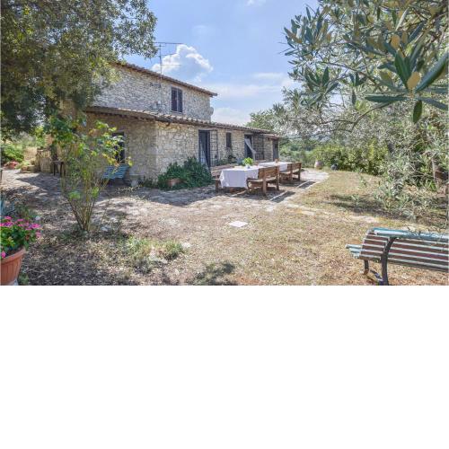 Beautiful home in Poggio Moiano with 4 Bedrooms and WiFi