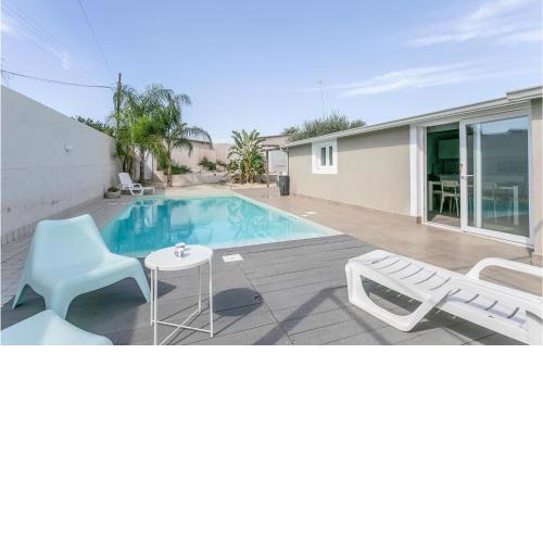Beautiful Home In Santa Croce Camerina With 2 Bedrooms, Private Swimming Pool And Outdoor Swimming Pool