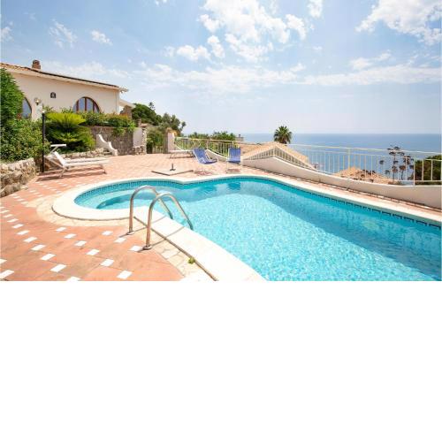 Beautiful Home In Staletti With Outdoor Swimming Pool, Wifi And 3 Bedrooms