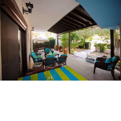 Beautiful Home With Exotic Garden at PEUKOXORI!