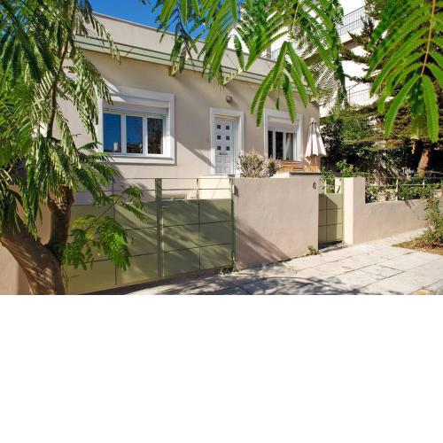 Beautiful House with garden & 3 bedrms_5' to metro