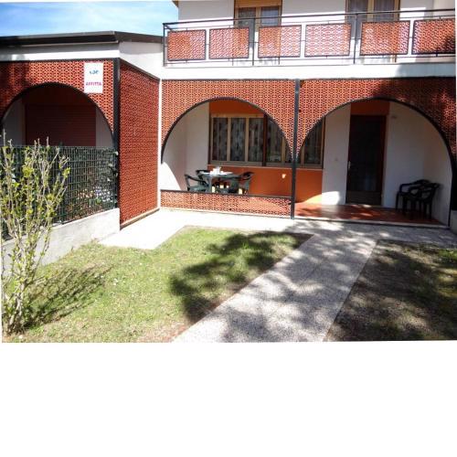 Beautiful house with garden near the beach