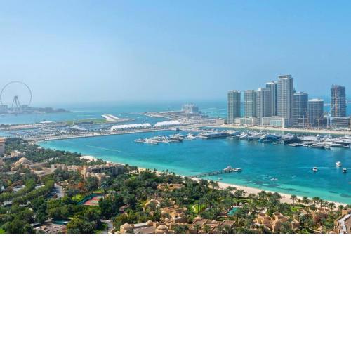 Beautiful huge one bedroom apt just 5min walk from beach, sea view