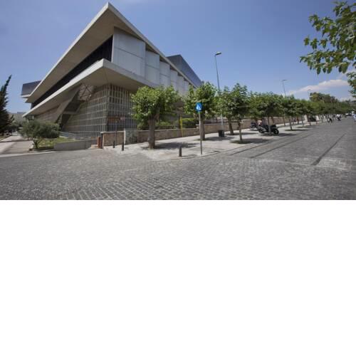 Beautiful Modern 2BR Home On The Steps Of Acropolis!