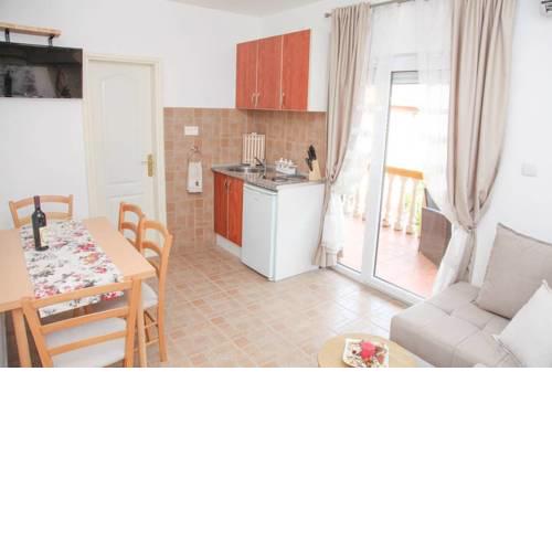 Beautiful modern apartment 150m from the sea