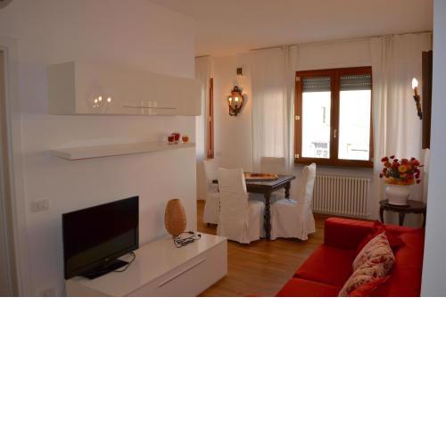 Beautiful new apartment, near Torre di Pisa