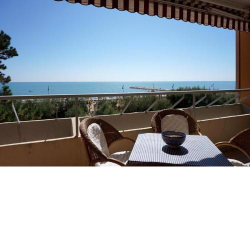 Beautiful one bedroom apartment near the beach, 5 people