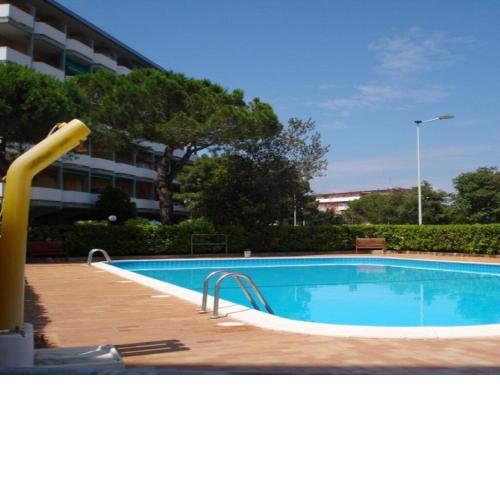 Beautiful one-bedroom flat with swimming pool near the sea