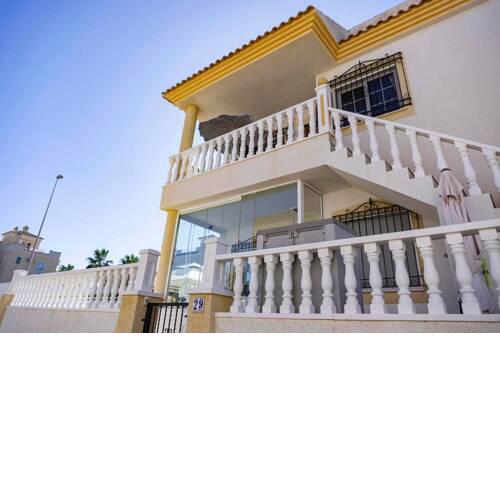 Beautiful Penthouse Apartment with large roof solarium and communal pool